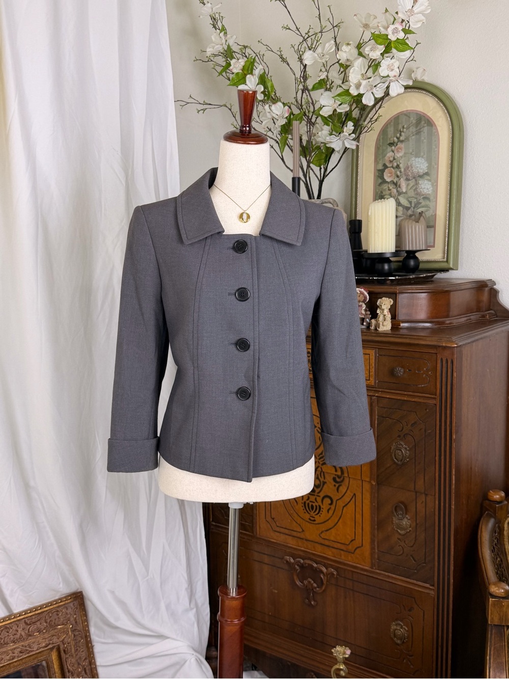 Tagari Classic Women's Gray Button-Front Jacket